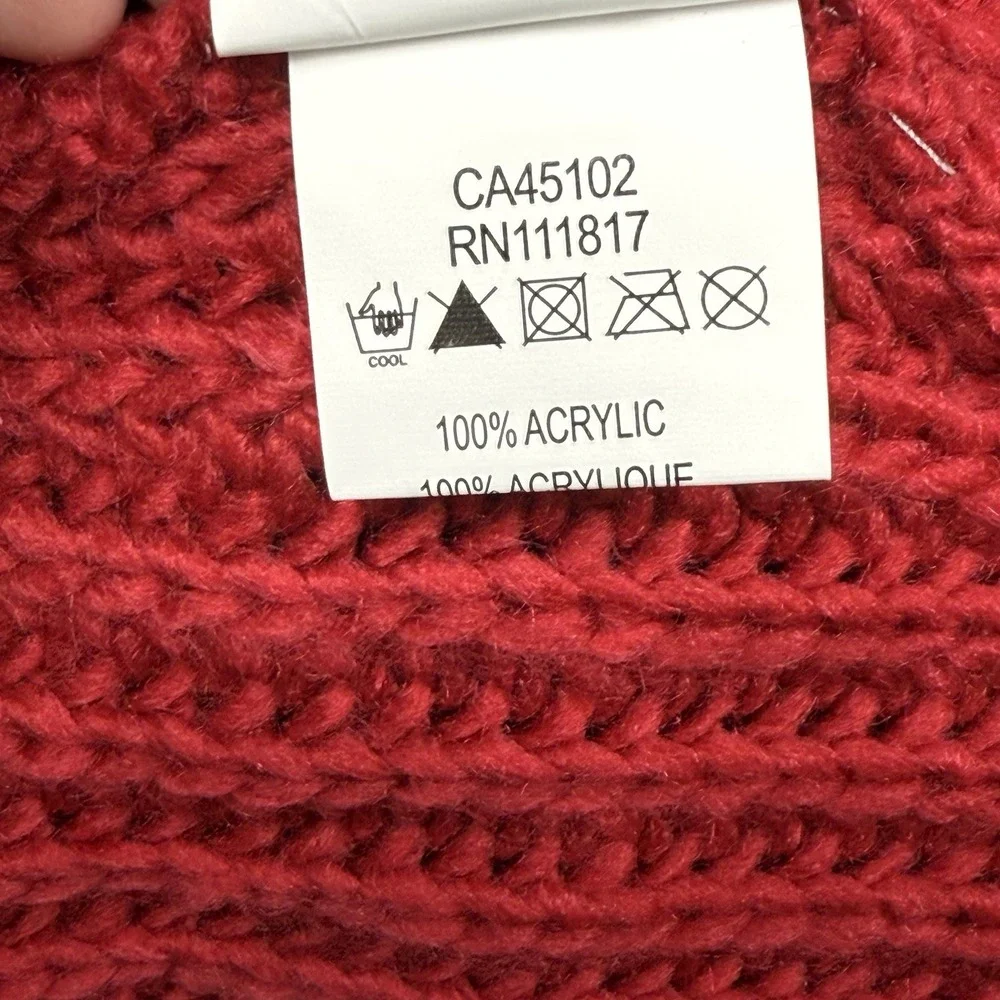 BENCH Chunky Ribbed Knit Pom Pom Beanie Maroon Red One Size Unisex NWT‎